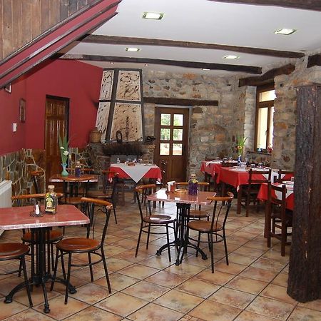 Hotel Asador Rindion Тинео Екстериор снимка
