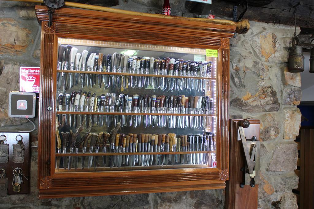 Hotel Asador Rindion Тинео Екстериор снимка