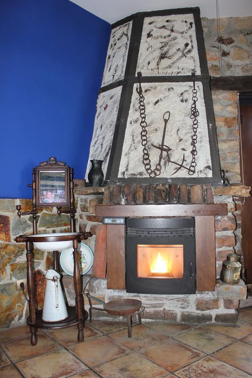 Hotel Asador Rindion Тинео Екстериор снимка