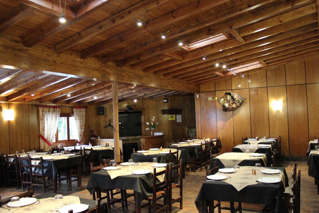 Hotel Asador Rindion Тинео Екстериор снимка