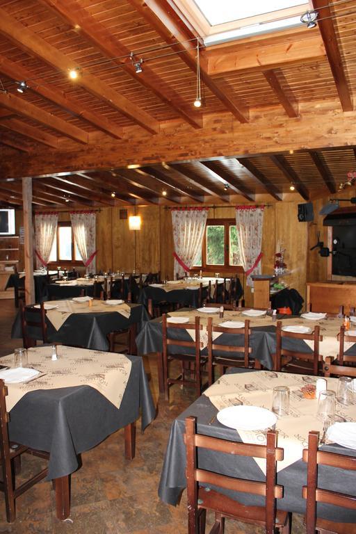 Hotel Asador Rindion Тинео Екстериор снимка