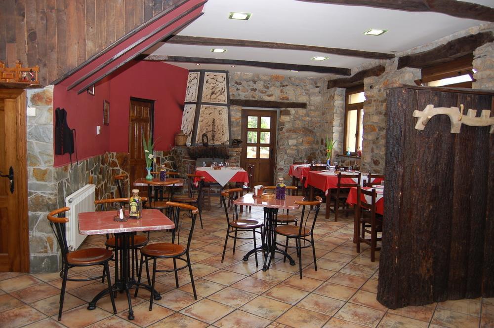 Hotel Asador Rindion Тинео Екстериор снимка